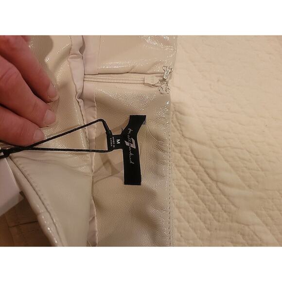 NWT 7 FOR ALL MANKIND Glazed Faux Leather Mini Skirt in Oyster Size M - Picture 7 of 13